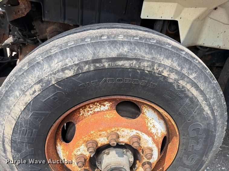 image for item MZ9849 2009 International 7500 dump truck