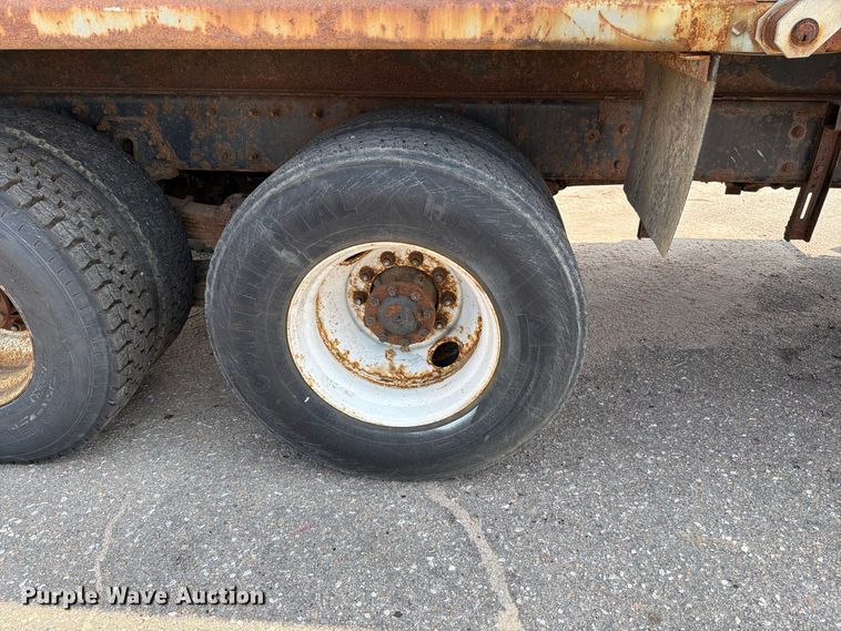 image for item MZ9849 2009 International 7500 dump truck