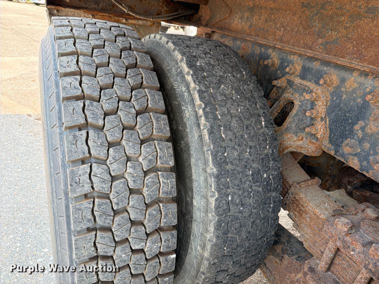 image for item MZ9849 2009 International 7500 dump truck