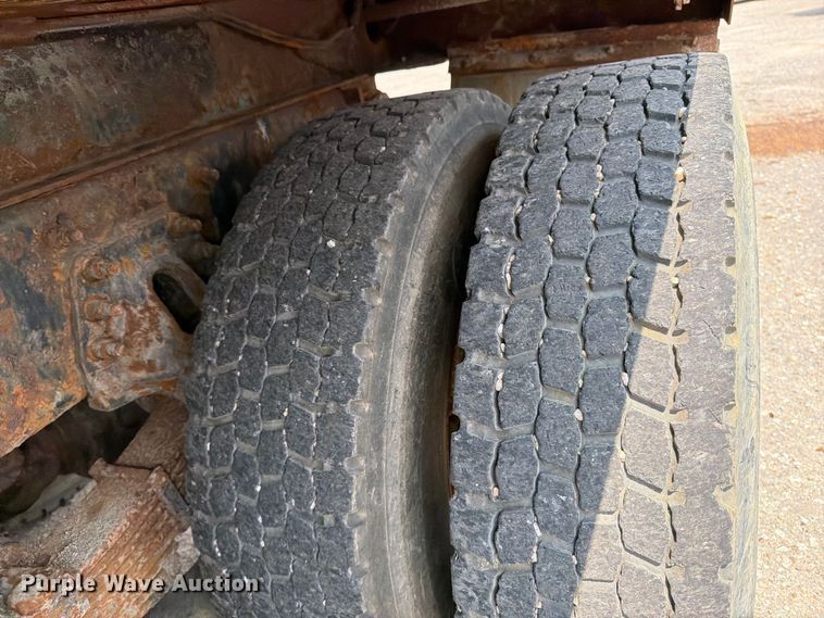image for item MZ9849 2009 International 7500 dump truck