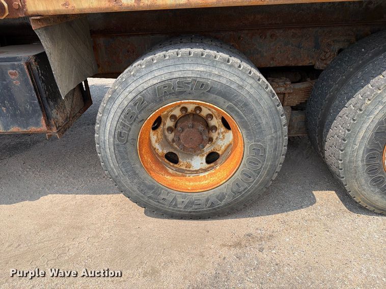 image for item MZ9849 2009 International 7500 dump truck