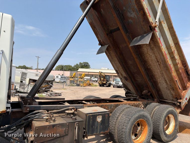 image for item MZ9849 2009 International 7500 dump truck