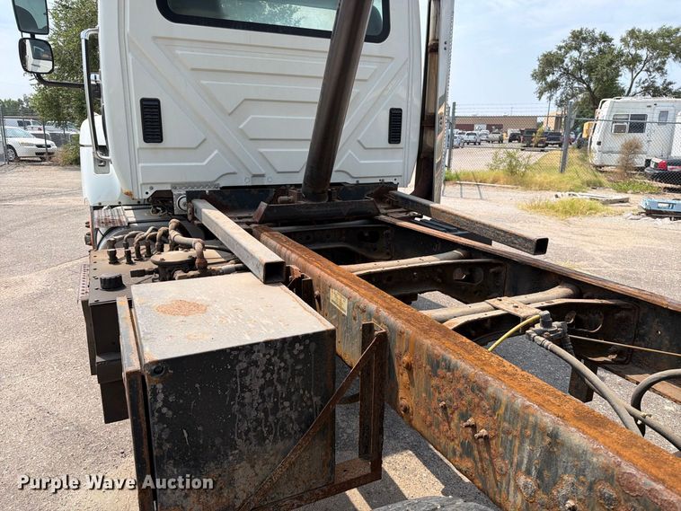 image for item MZ9849 2009 International 7500 dump truck
