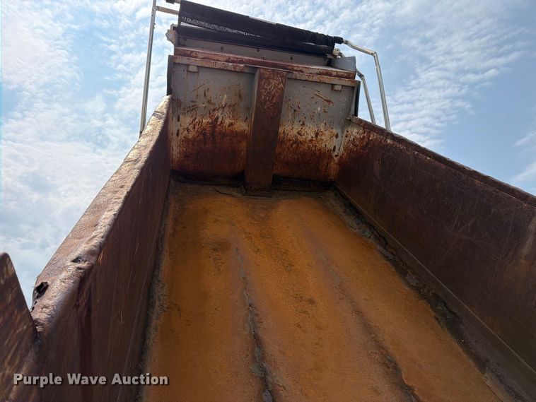 image for item MZ9849 2009 International 7500 dump truck