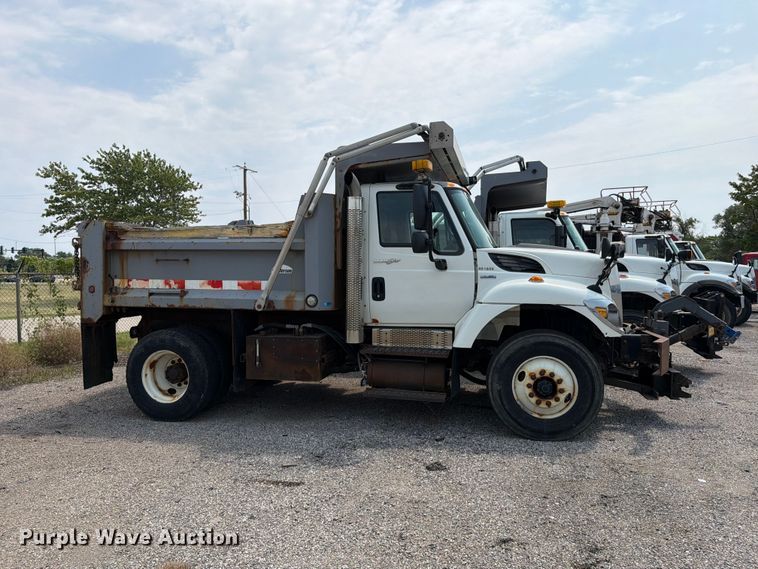 image for item MZ9851 2008 International WorkStar 7400 dump truck