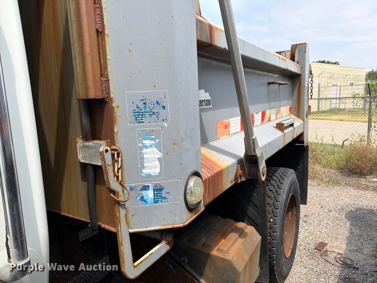 image for item MZ9851 2008 International WorkStar 7400 dump truck