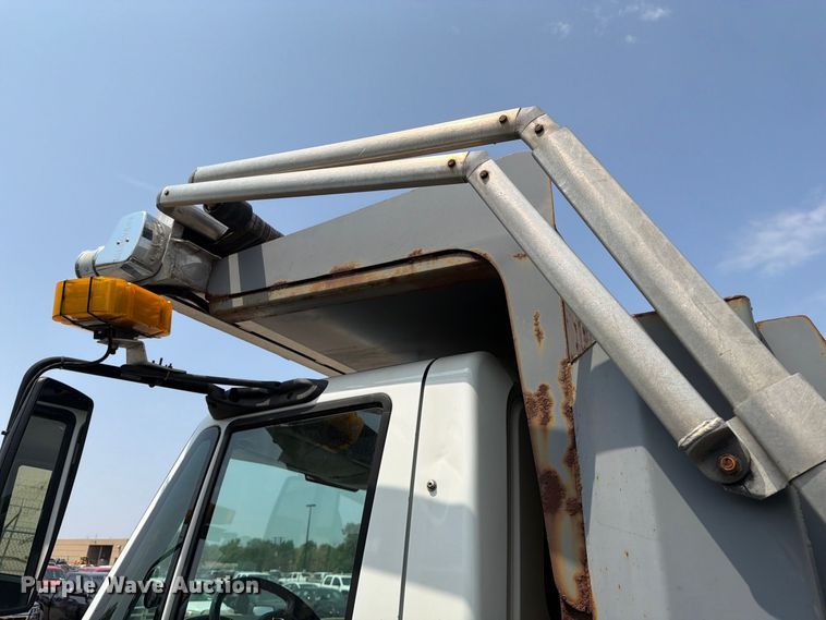 image for item MZ9851 2008 International WorkStar 7400 dump truck