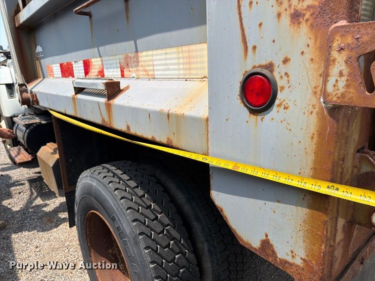 image for item MZ9851 2008 International WorkStar 7400 dump truck