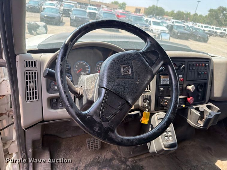 image for item MZ9851 2008 International WorkStar 7400 dump truck