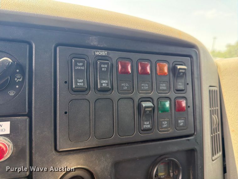 image for item MZ9851 2008 International WorkStar 7400 dump truck