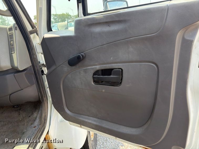 image for item MZ9851 2008 International WorkStar 7400 dump truck