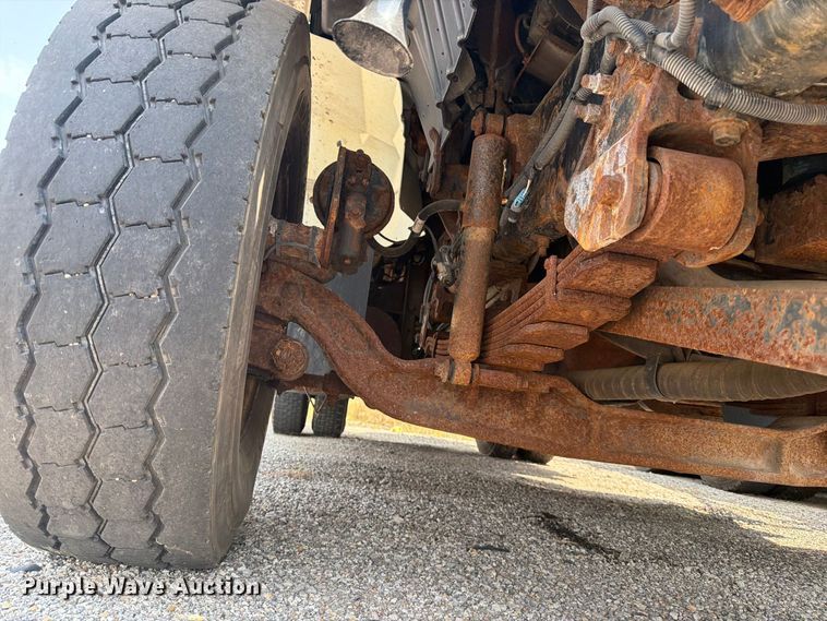 image for item MZ9851 2008 International WorkStar 7400 dump truck