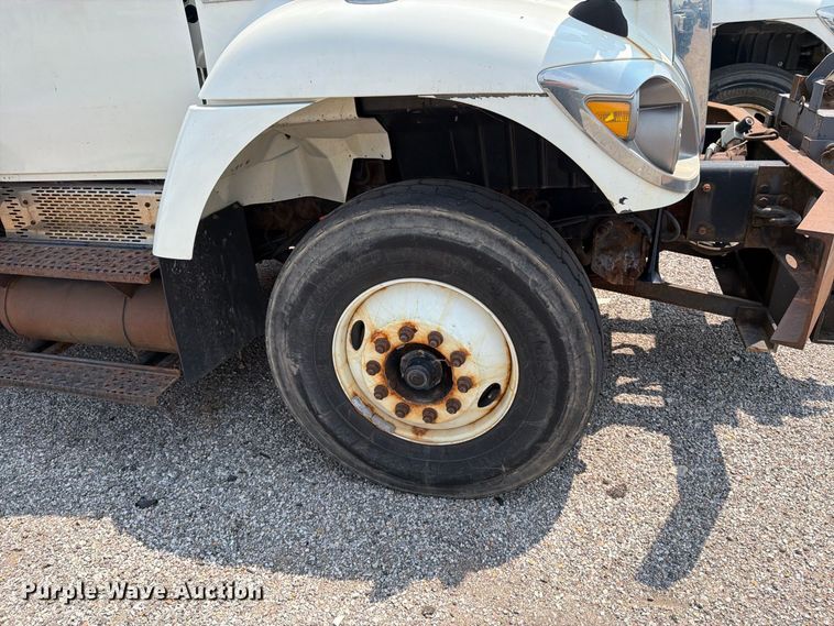 image for item MZ9851 2008 International WorkStar 7400 dump truck