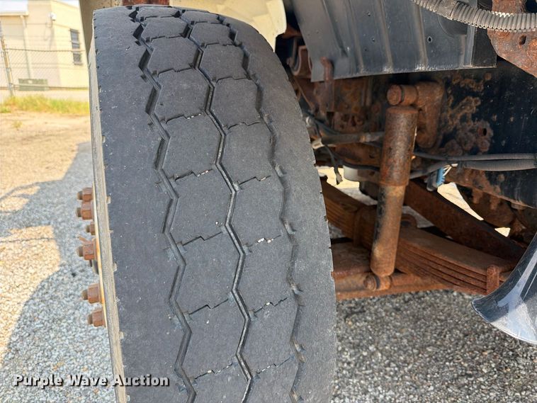 image for item MZ9851 2008 International WorkStar 7400 dump truck