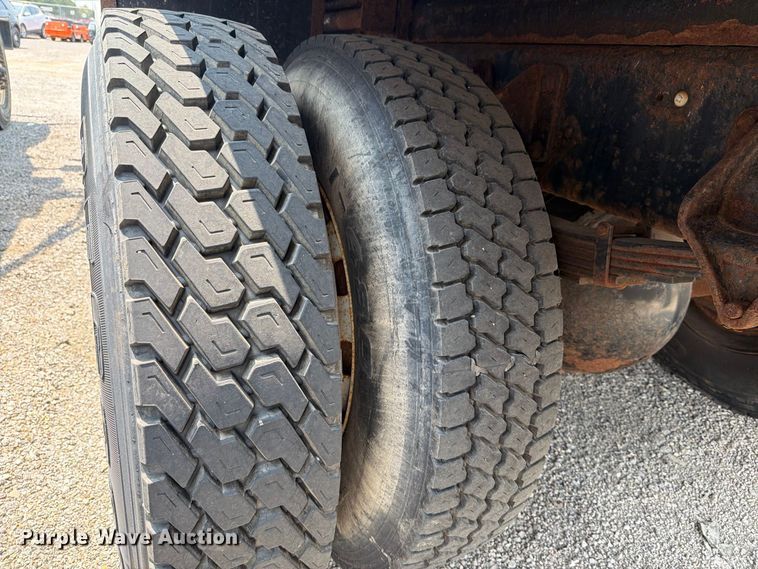 image for item MZ9851 2008 International WorkStar 7400 dump truck