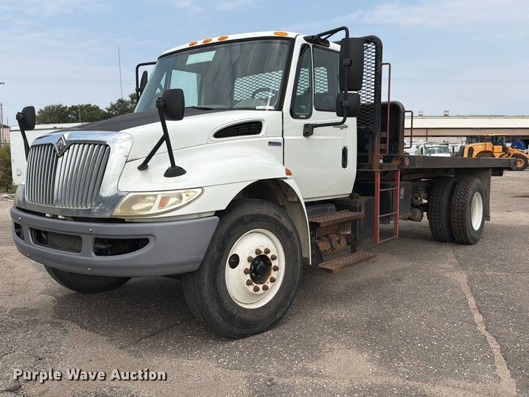 2009 International 4300 dump flatbed truck