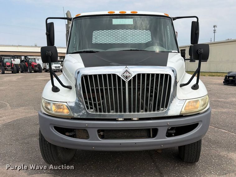 image for item MZ9852 2009 International 4300 dump flatbed truck