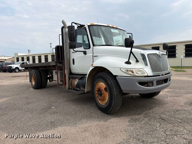 image for item MZ9852 2009 International 4300 dump flatbed truck