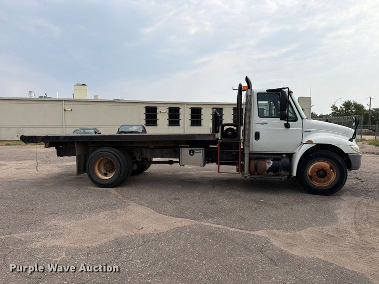 image for item MZ9852 2009 International 4300 dump flatbed truck