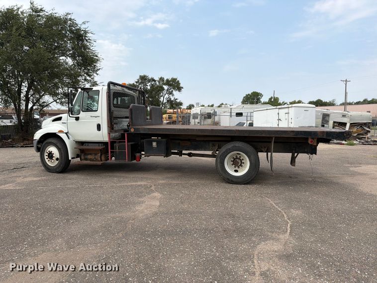 image for item MZ9852 2009 International 4300 dump flatbed truck