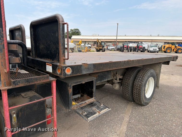 image for item MZ9852 2009 International 4300 dump flatbed truck