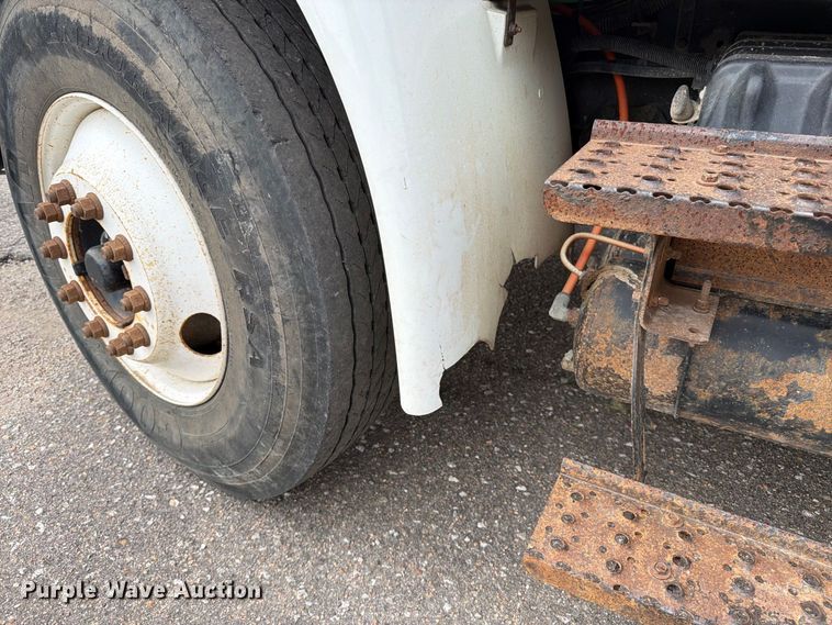 image for item MZ9852 2009 International 4300 dump flatbed truck