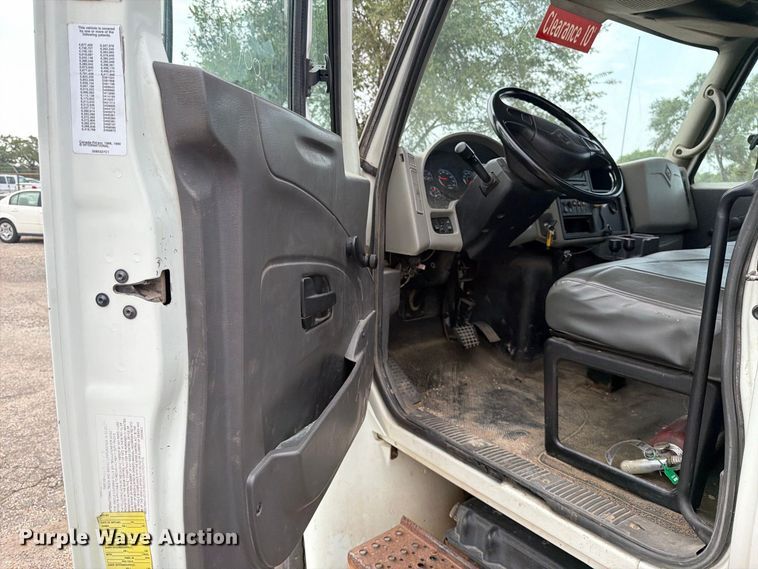 image for item MZ9852 2009 International 4300 dump flatbed truck