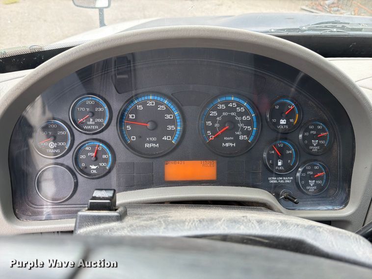 image for item MZ9852 2009 International 4300 dump flatbed truck
