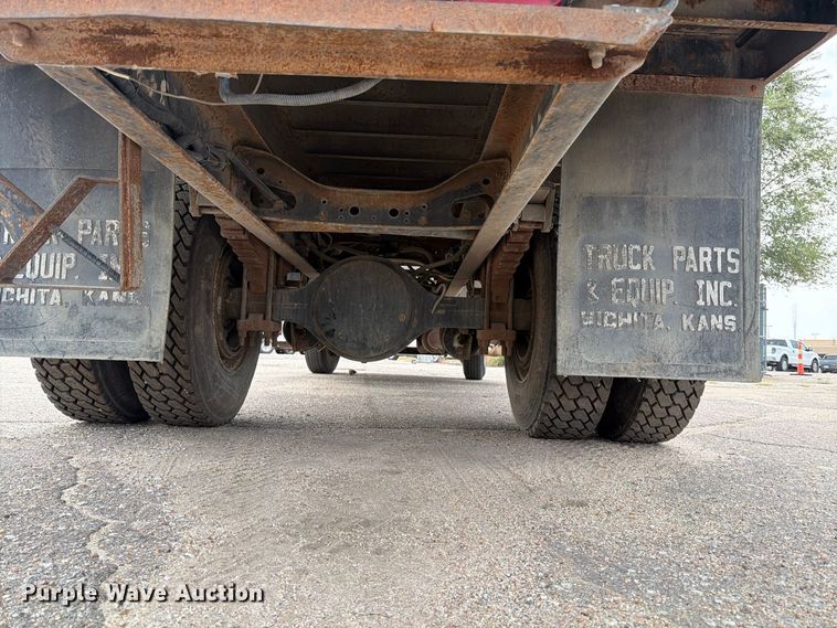 image for item MZ9852 2009 International 4300 dump flatbed truck