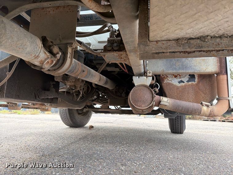 image for item MZ9852 2009 International 4300 dump flatbed truck
