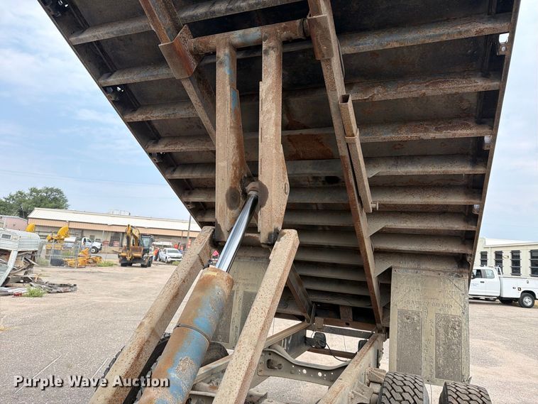 image for item MZ9852 2009 International 4300 dump flatbed truck