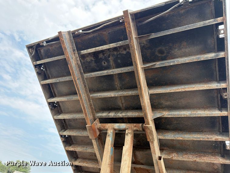 image for item MZ9852 2009 International 4300 dump flatbed truck