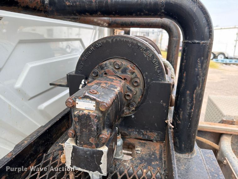 image for item MZ9852 2009 International 4300 dump flatbed truck