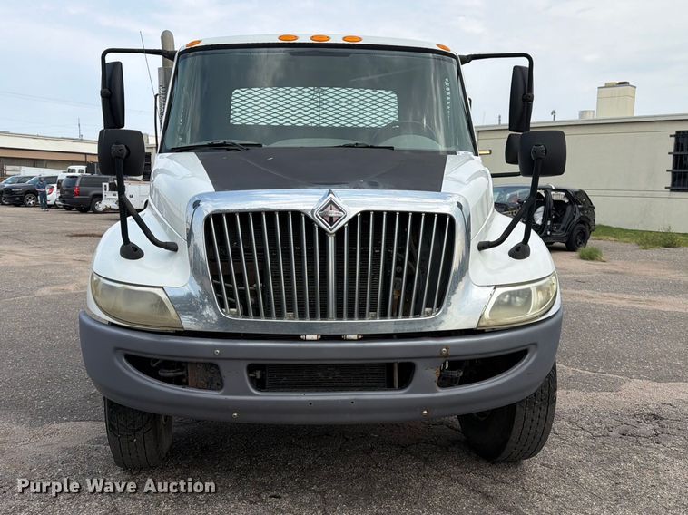 image for item MZ9853 2009 International 4300 dump flatbed truck