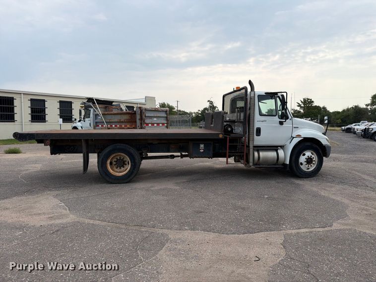 image for item MZ9853 2009 International 4300 dump flatbed truck