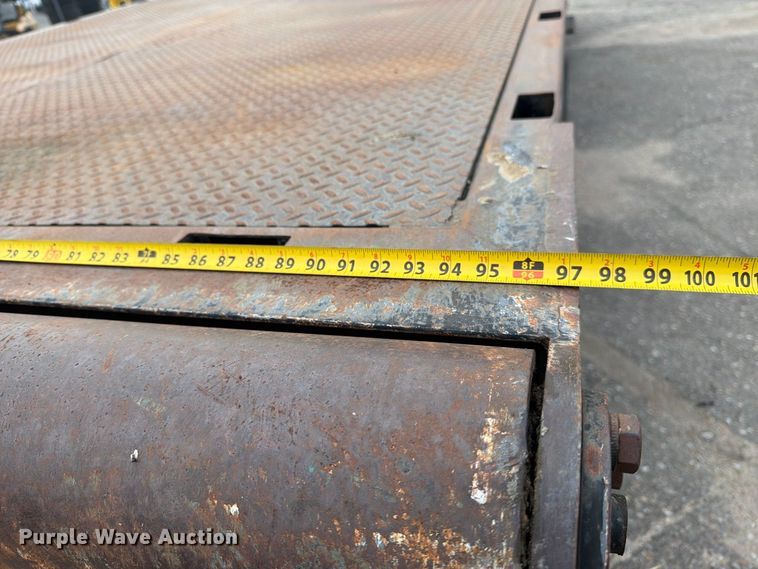image for item MZ9853 2009 International 4300 dump flatbed truck