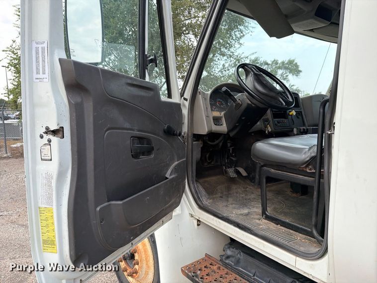 image for item MZ9853 2009 International 4300 dump flatbed truck