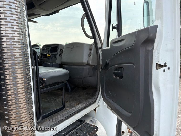 image for item MZ9853 2009 International 4300 dump flatbed truck