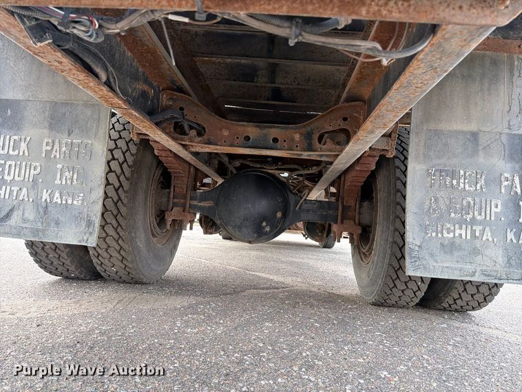 image for item MZ9853 2009 International 4300 dump flatbed truck