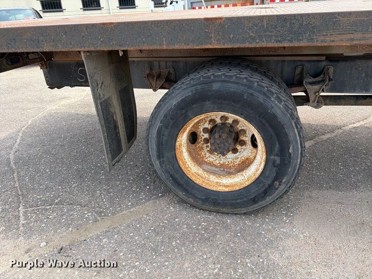 image for item MZ9853 2009 International 4300 dump flatbed truck