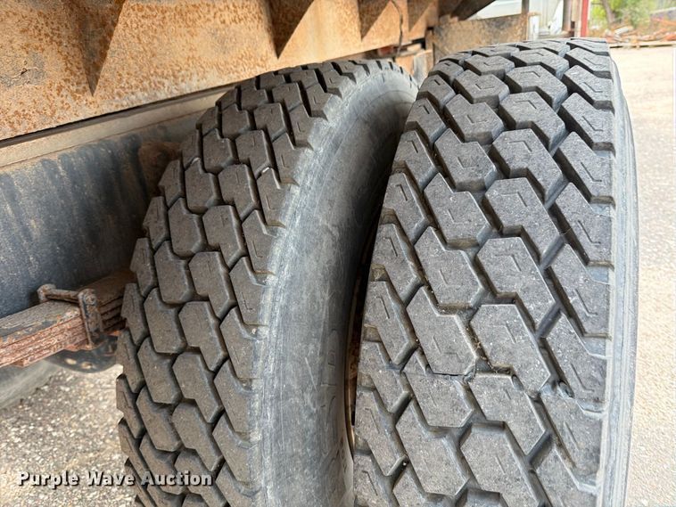 image for item MZ9853 2009 International 4300 dump flatbed truck
