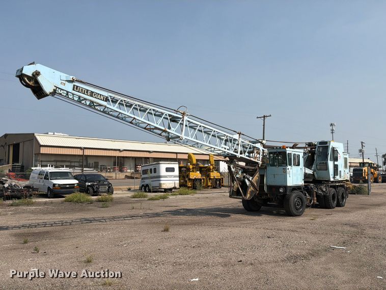 image for item MZ9855 Little Giant 32H crane