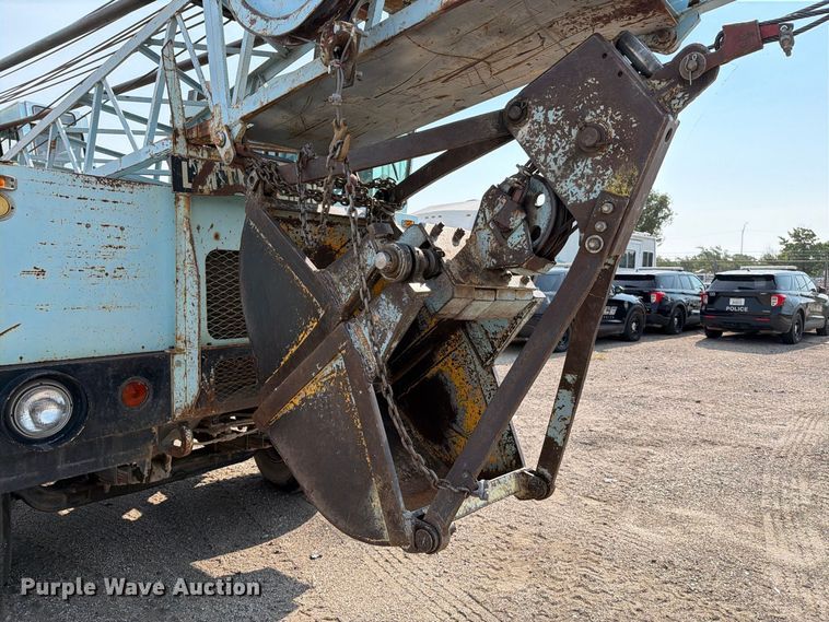 image for item MZ9855 Little Giant 32H crane