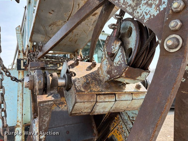 image for item MZ9855 Little Giant 32H crane