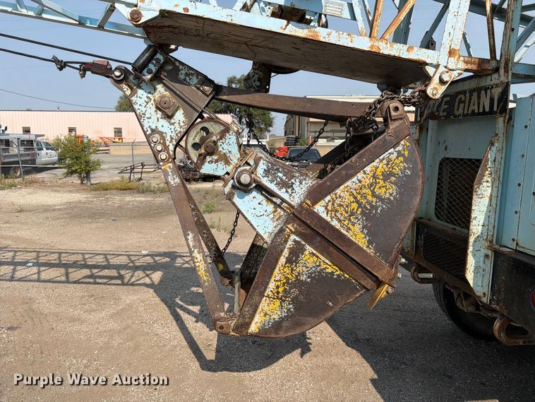 image for item MZ9855 Little Giant 32H crane