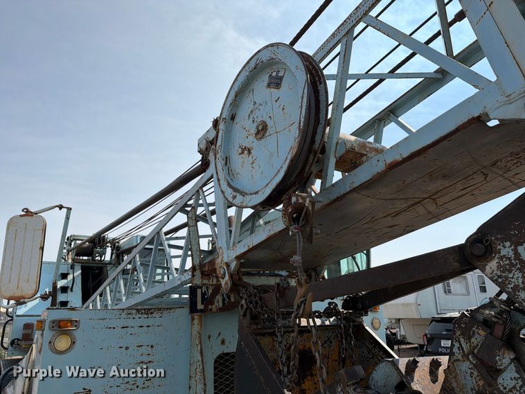 image for item MZ9855 Little Giant 32H crane