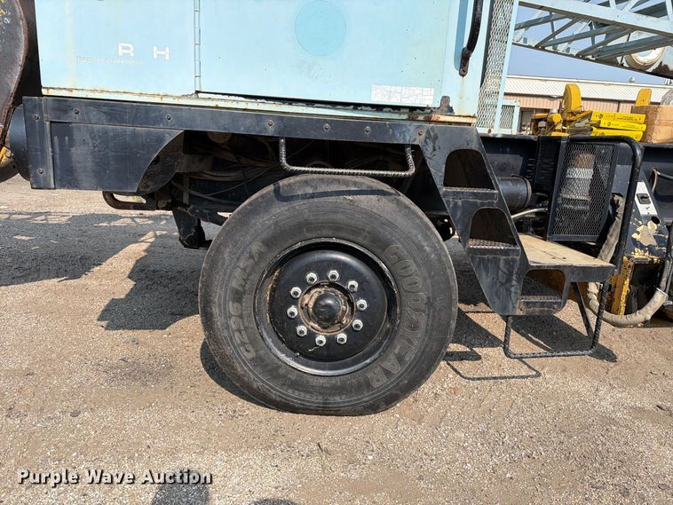 image for item MZ9855 Little Giant 32H crane
