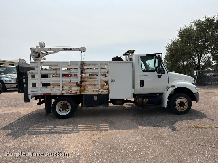 image for item MZ9858 2010 International DuraStar 4100 flatbed truck