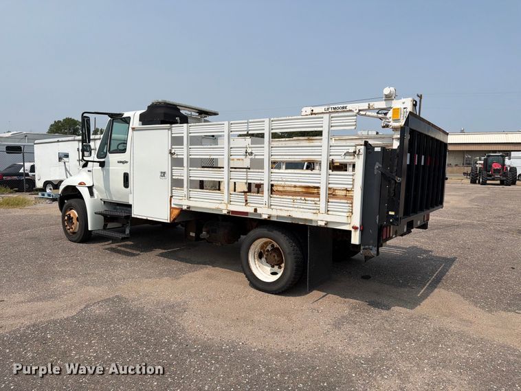 image for item MZ9858 2010 International DuraStar 4100 flatbed truck