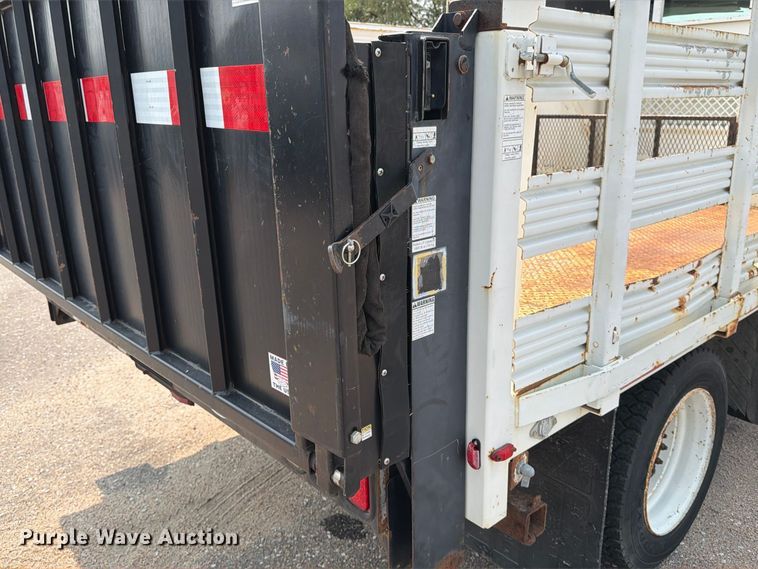 image for item MZ9858 2010 International DuraStar 4100 flatbed truck